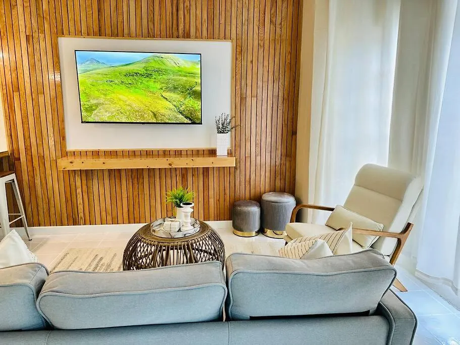 Falcon Sunset 2Br- Airport Transport Available -Security-Gated モンテゴ・ベイ アパート
